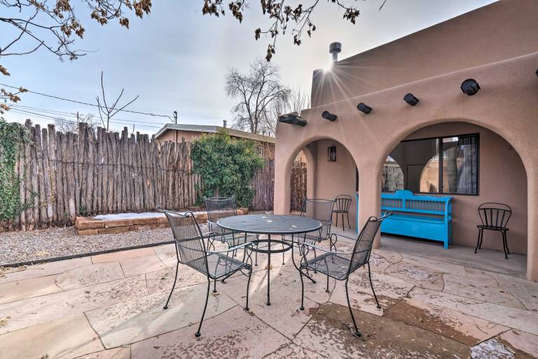 Adobe House w/ Patio - Walk to Dtwn Plaza & Shops! — photo 3