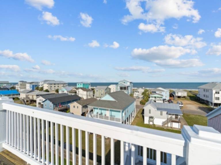 Child-friendly house with patio & garden | Next to the beach | Dogs allowed in Carolina Beach, NC
