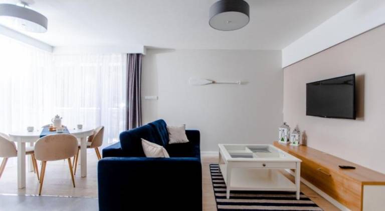 Apartment with jacuzzi & pool — photo 3