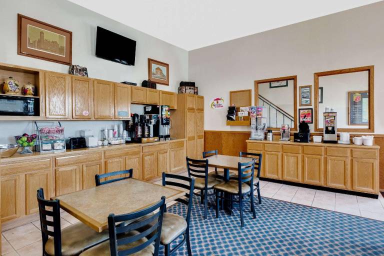 Super 8 By Wyndham Keokuk — photo 3