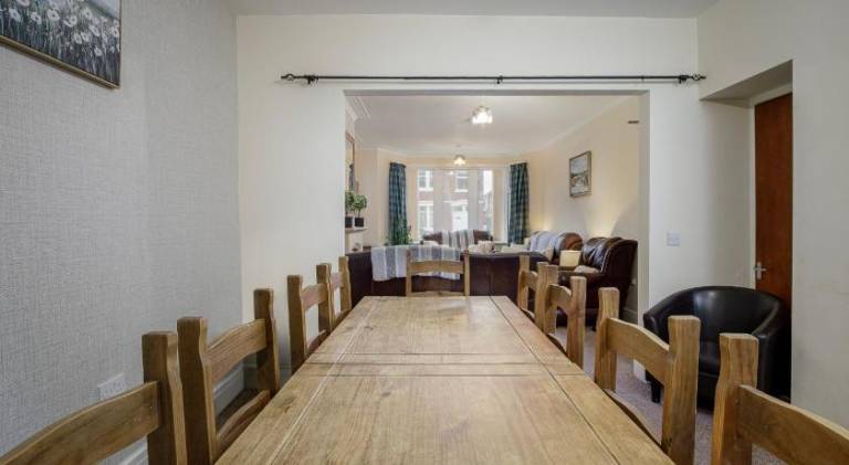Arnside - Spacious 10-Bedroom Seaside Cottage with Hot Tub — photo 4