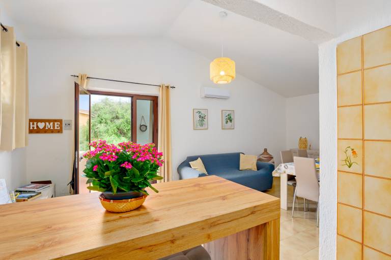 Apartment 'Casa Vacanze Cannigione' with Private Terrace, Wi-Fi and Air Conditioning in Arzachena