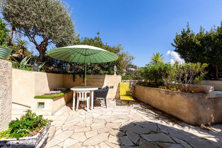 Lovely holiday apartment with yard, fast internet & patio | Garden view | Next to the beach | Pets allowed — photo 2