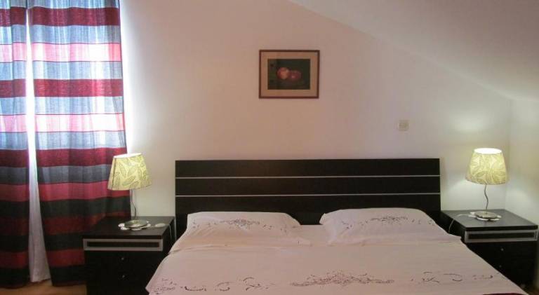 Rental apartment with terrace | Next to the beach | Dogs allowed in Brela