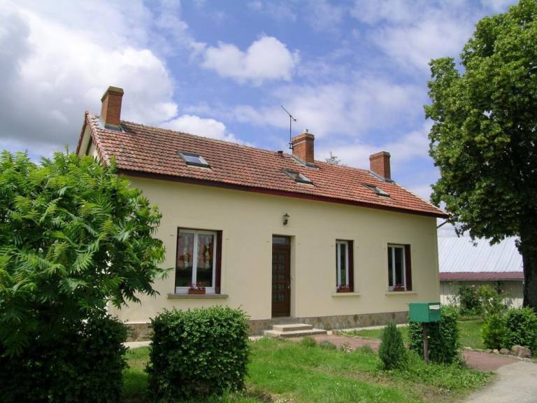 Gite with garden & patio in Nevers