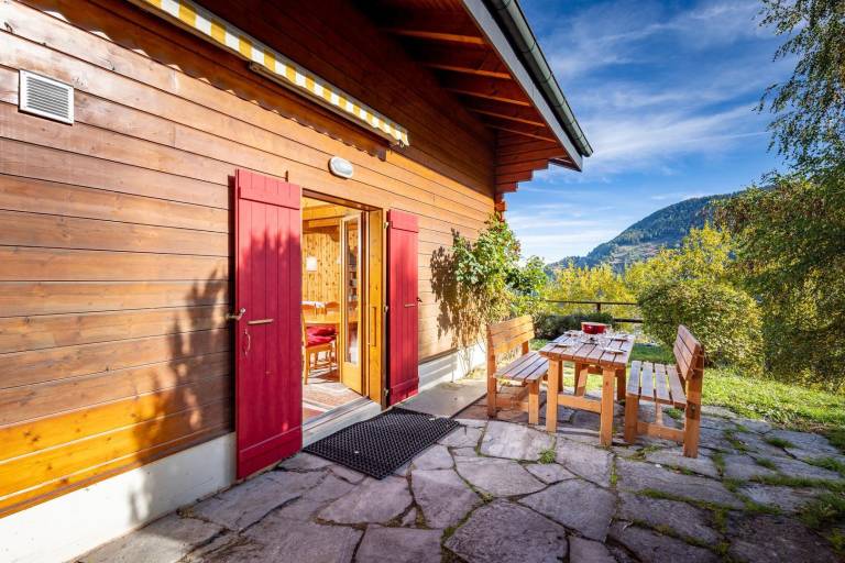 Chalet with terrace — photo 4