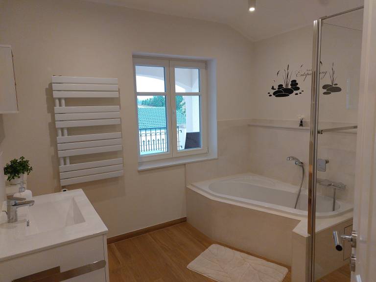 Appartement Fewo Dusche und Badewanne 1 Schlafraum