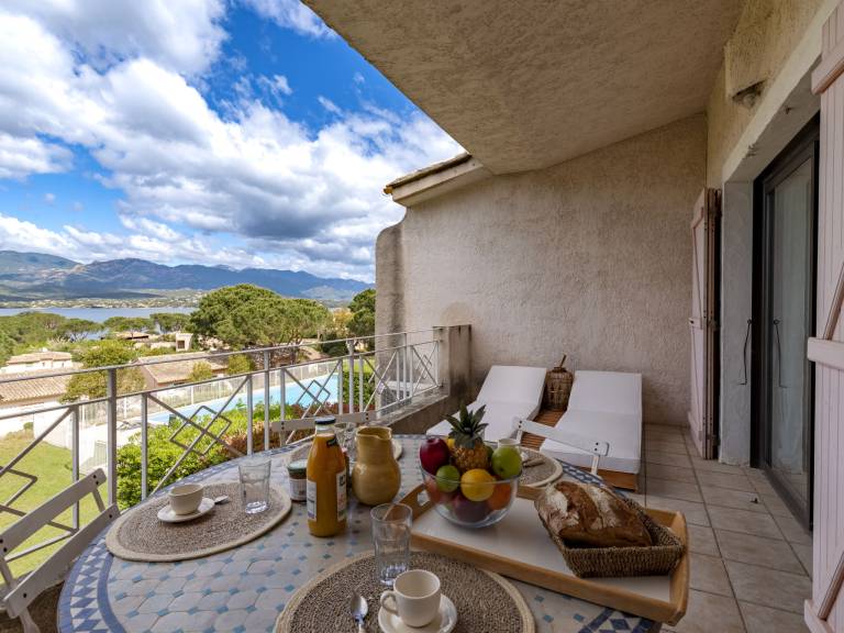 Nice apartment with yard, barbeque & patio | Sea view | Pets are welcome — photo 3