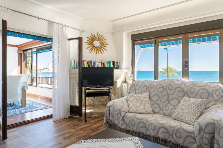 Apartment Casa Blanca 2 with Sea Views, Barbecue, Air Conditioning and Wi-Fi — photo 2