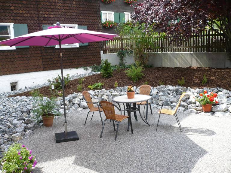 Holiday apartment with yard — photo 4