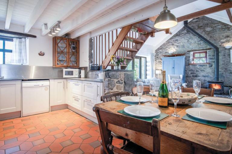 Children-friendly cottage with yard & fast internet | Pets are welcome — photo 4