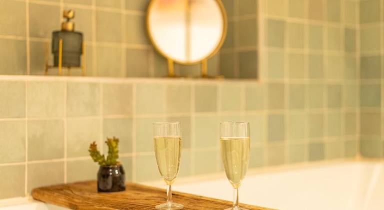 Holiday apartment with jacuzzi — photo 5