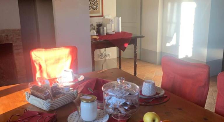Serviced apartment with yard, terrace & pool | Pets are welcome — photo 3