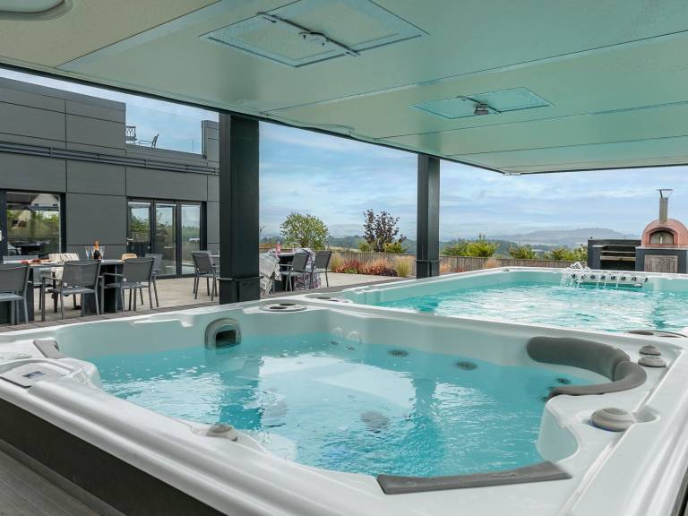 Child-friendly cottage with barbecue, yard & jacuzzi | Pet-friendly — photo 4