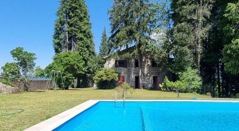 Vacation home with garden, barbeque & private pool in Braga