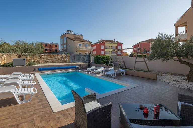 Villa with private pool, terrace & BBQ | Garden view — photo 5