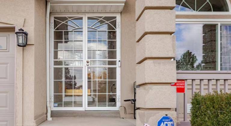 House with jacuzzi | Pets are welcome in Denver, CO