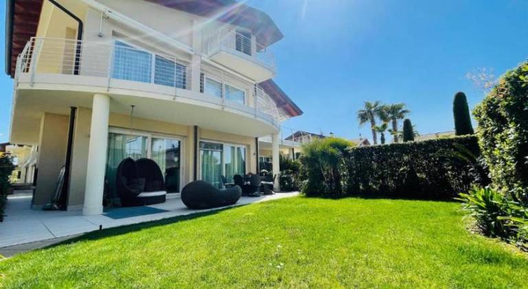 Wonderful apartment with pool | Dogs allowed in Sirmione