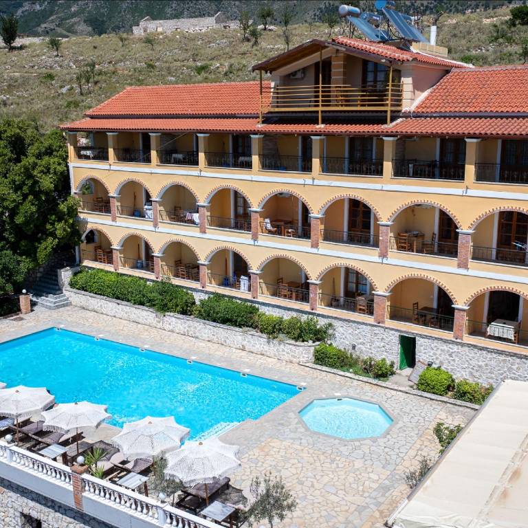 Wonderful serviced apartment with pool | Close to the beach | Pets allowed — photo 3