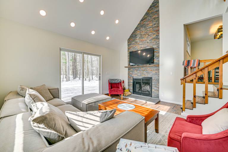 Ski, Hike & Golf: Pet-Friendly Windham Retreat — photo 3