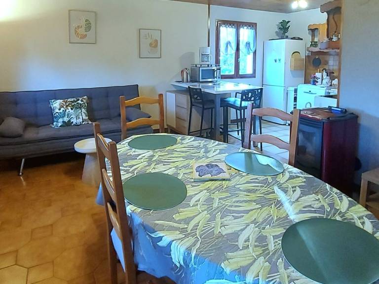 Cottage with yard & barbecue — photo 2