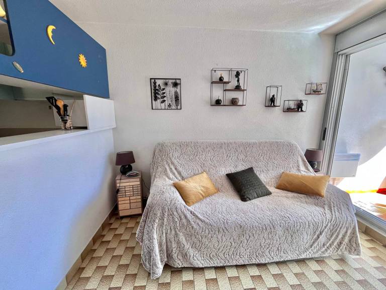 Studio for 4 at La Grande-Motte near beach — photo 3