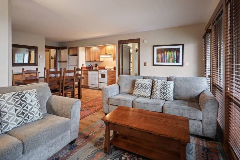 Family-oriented condo with heated pool, barbecue & hot tub | Dogs allowed — photo 5