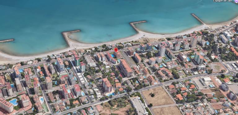 Holiday apartment with yard & pool | City view — photo 3