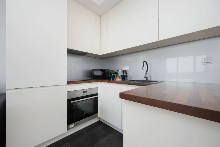 Dyrekcyjna 14 242 Warsaw Modern Apartment with a Balcony 2 Parking Spaces — photo 3