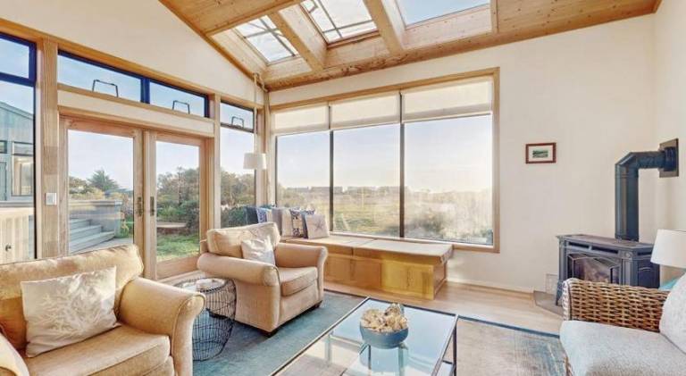 Vacation home with hot tub & pool in Sonoma, CA