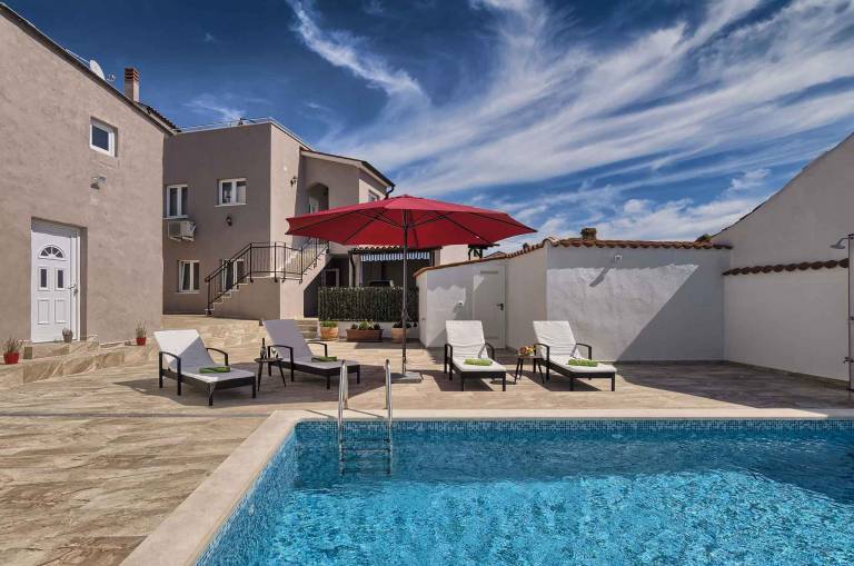 Holiday home with pool in Medulin