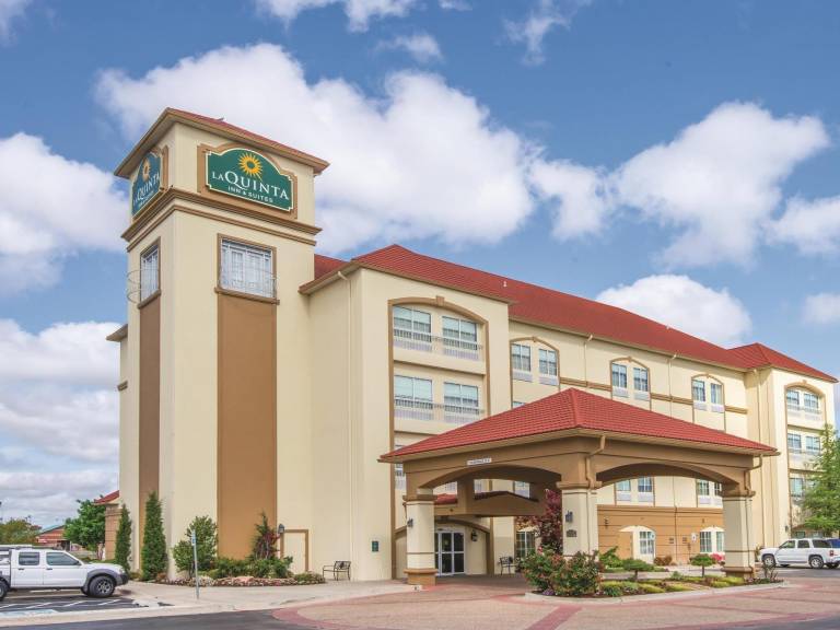 La Quinta Inn & Suites by Wyndham Oklahoma City - Moore in Moore, OK