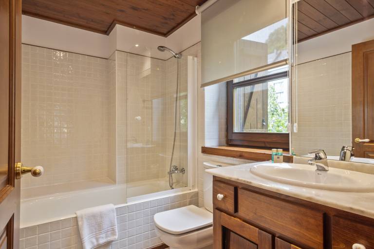 Family-oriented rental apartment | Mountain view | Next to the ski | Pets allowed — photo 5