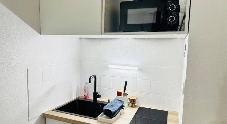 Apartment with 1 room for 3 persons in Meaux