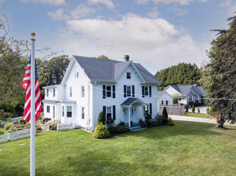 Farmhouse Charlestown