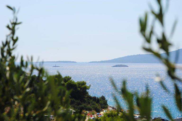 Fully equipped beautiful rental apartment with grill & terrace | Sea view | Pets allowed — photo 4