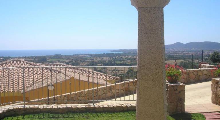 House with 2 rooms for 4 persons in Budoni