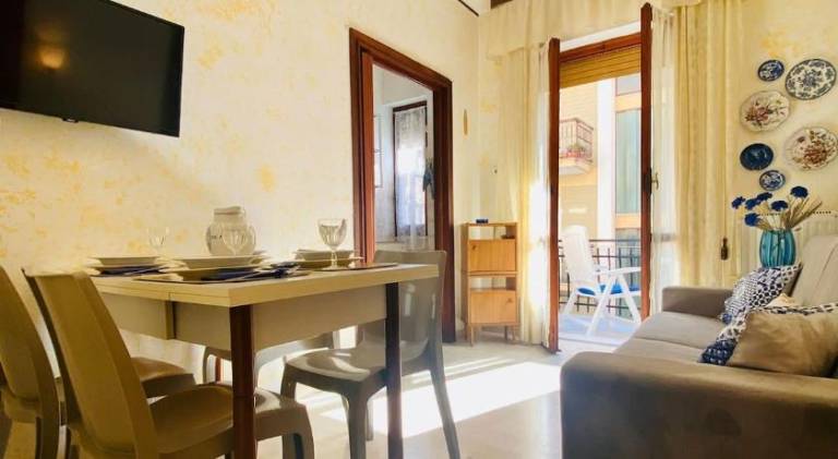 Apartment with 1 room for 5 persons — photo 2