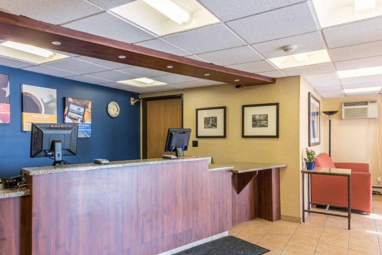 Motel 6 Eau Claire, WI — photo 2