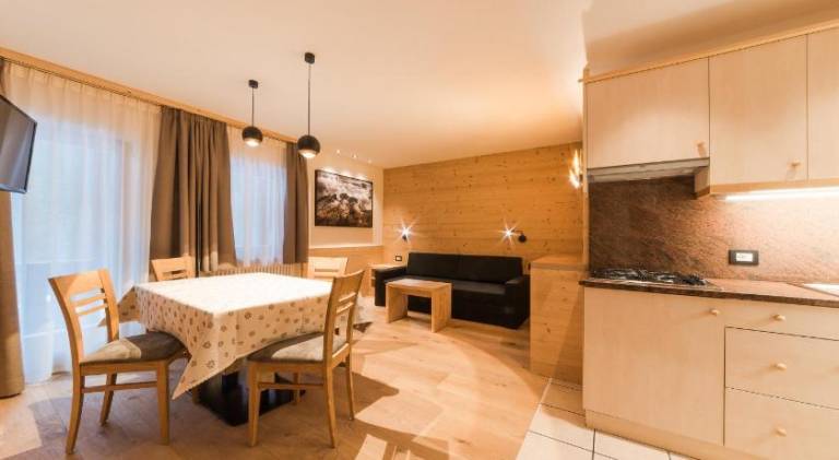 Serviced apartment with garden — photo 3