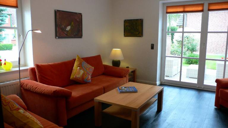 Apartment with patio, BBQ & garden — photo 5