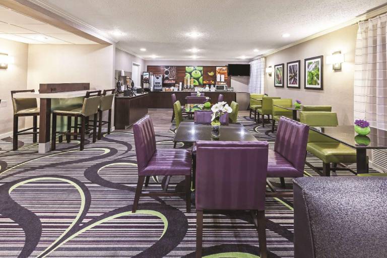 La Quinta Inn & Suites by Wyndham N Little Rock-McCain Mall — photo 3