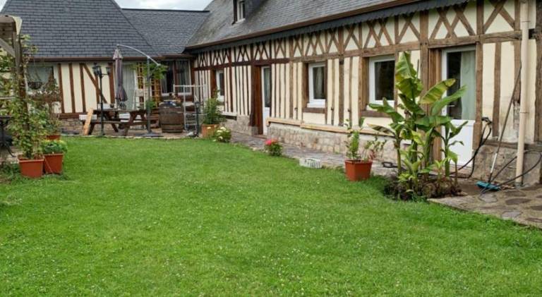 Vacation home with pool | Pet-friendly in Saint-Valery-en-Caux