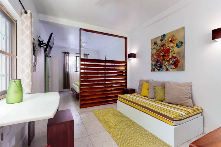 Studio flat Caye Caulker