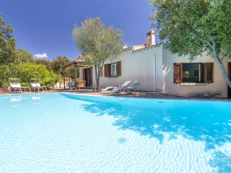 Dom  Loiri Porto San Paolo