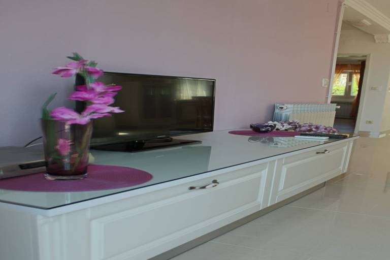 Rental apartment with patio & barbecue | Sea view — photo 2