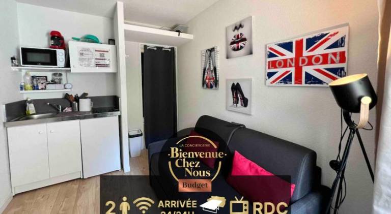 Holiday apartment with 1 room for 2 persons in Aubiere