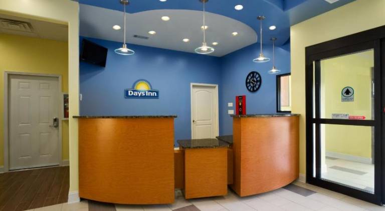 Days Inn by Wyndham Fultondale — photo 3