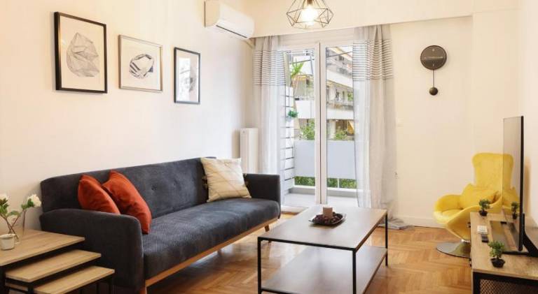 Rental apartment with terrace in Glyfada
