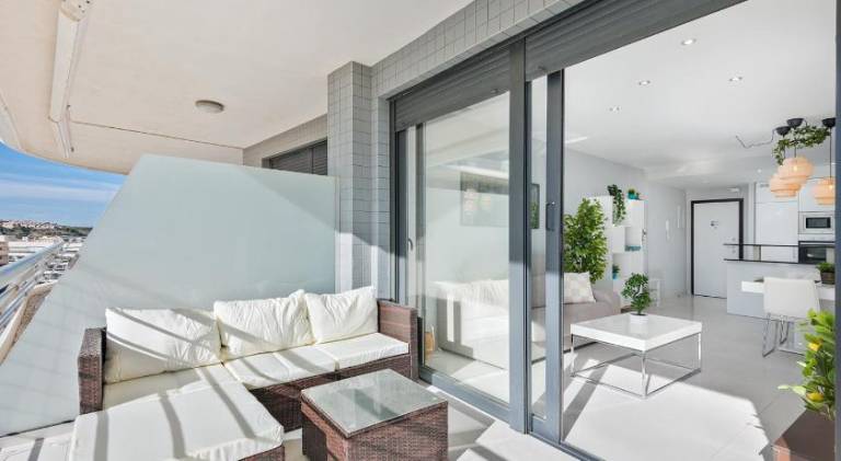 Infinity View luxury beachfront apartment pool&jacuzzi — photo 4